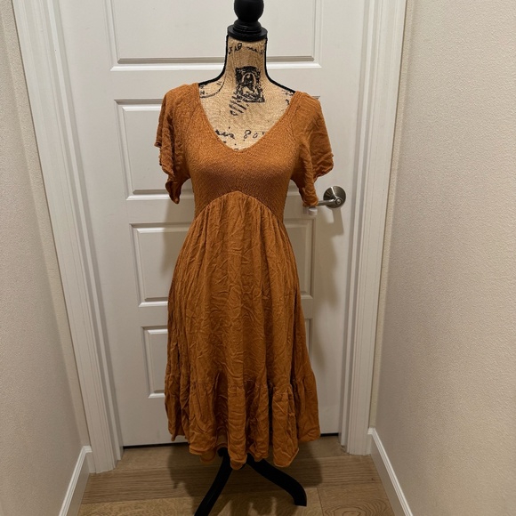 in loom Dresses & Skirts - In Loom Brown Midi Dress Size Small